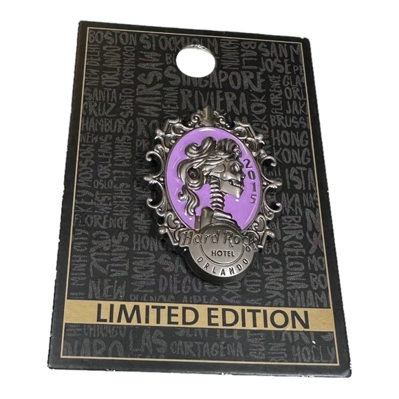 2015 Hard Rock Cafe Halloween Horror Nights Bride Cameo Pin LE - Picture 1 of 1